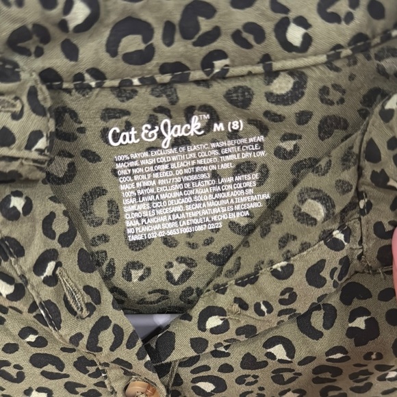 Cat & Jack Green cheetah print Blouse - Picture 2 of 4